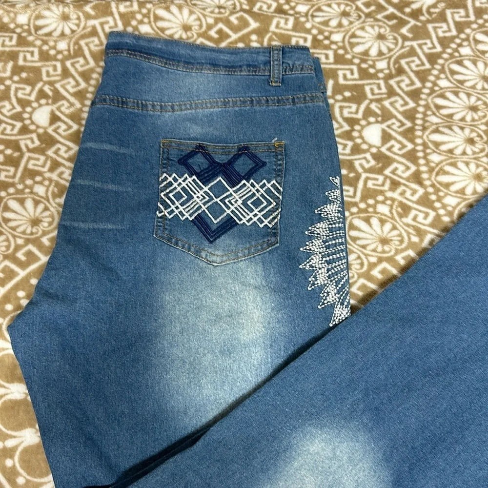 Unbranded Jeans With Embroidery Sz xl Measurements in photos - Picture 1 of 10